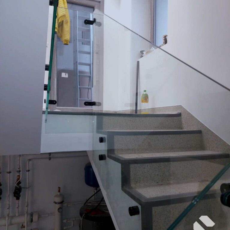 Proiecte scări din sticlă