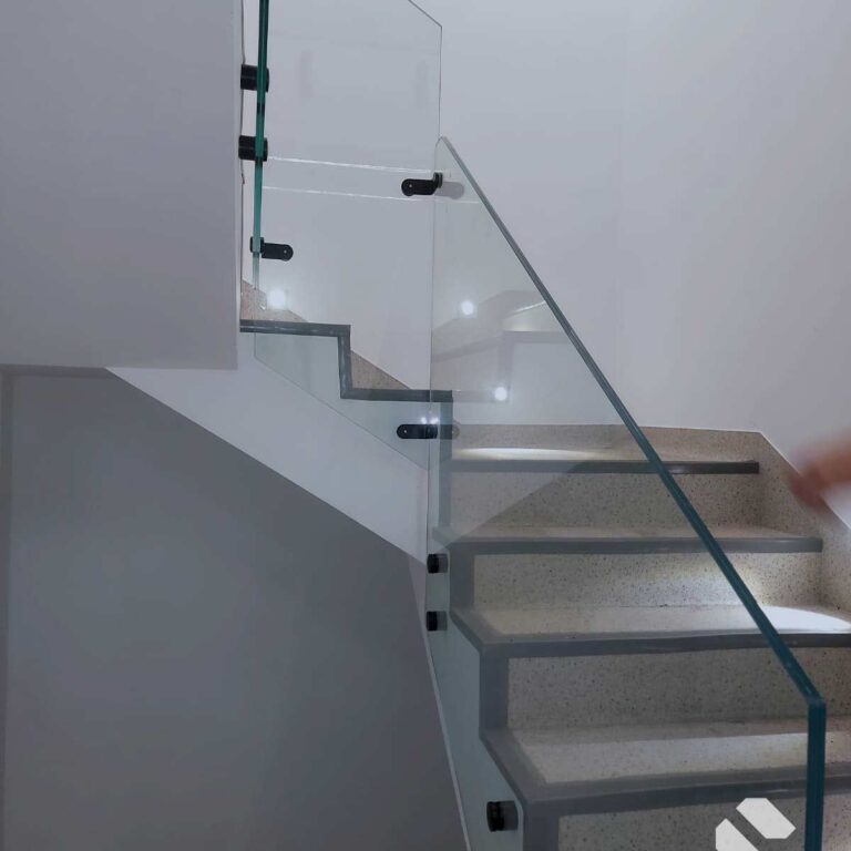 Proiecte scări din sticlă